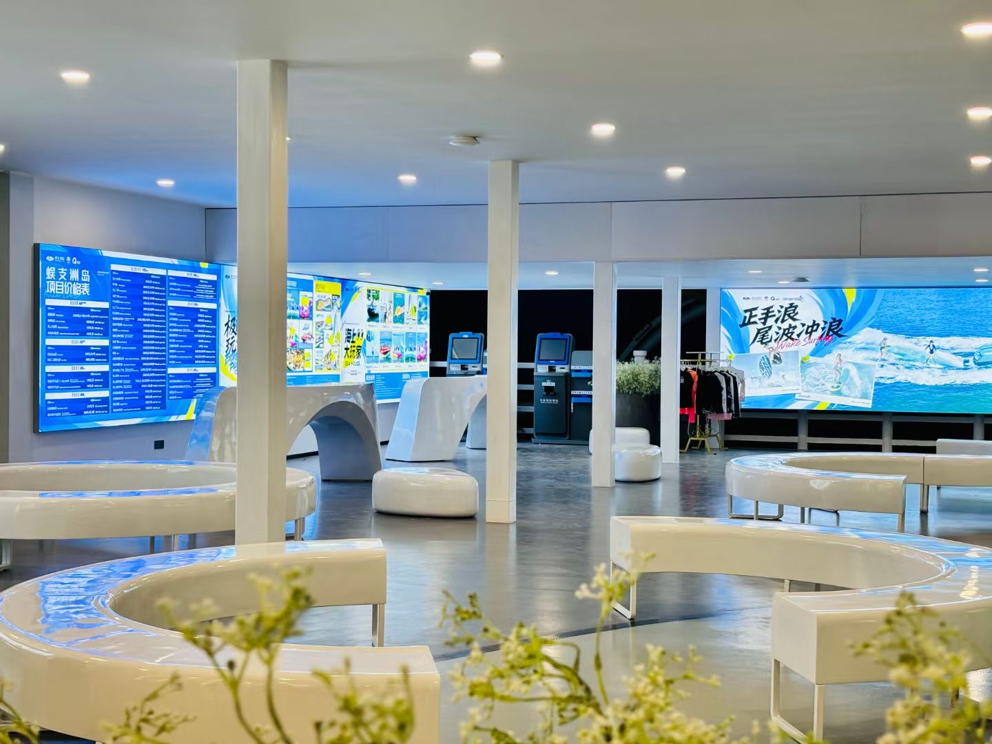 蜈支洲岛夏季码头